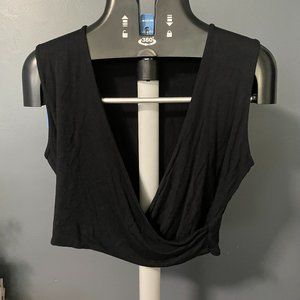 PRETTYLITTLETHING V Neck Crop Top